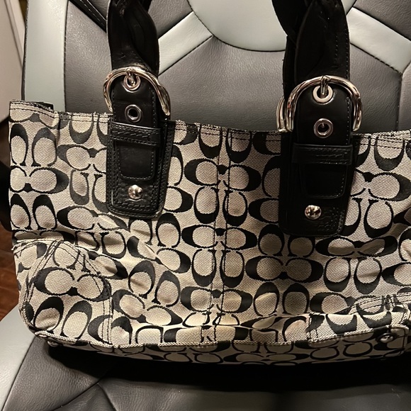 Coach - Picture 2 of 5